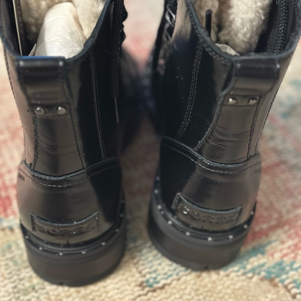 Sorel Black Lace-Up Boots with Cream Lining - Picture 2 of 4